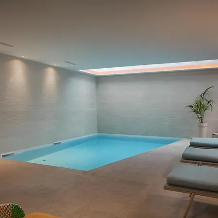 Modern Noble With View And Pool In